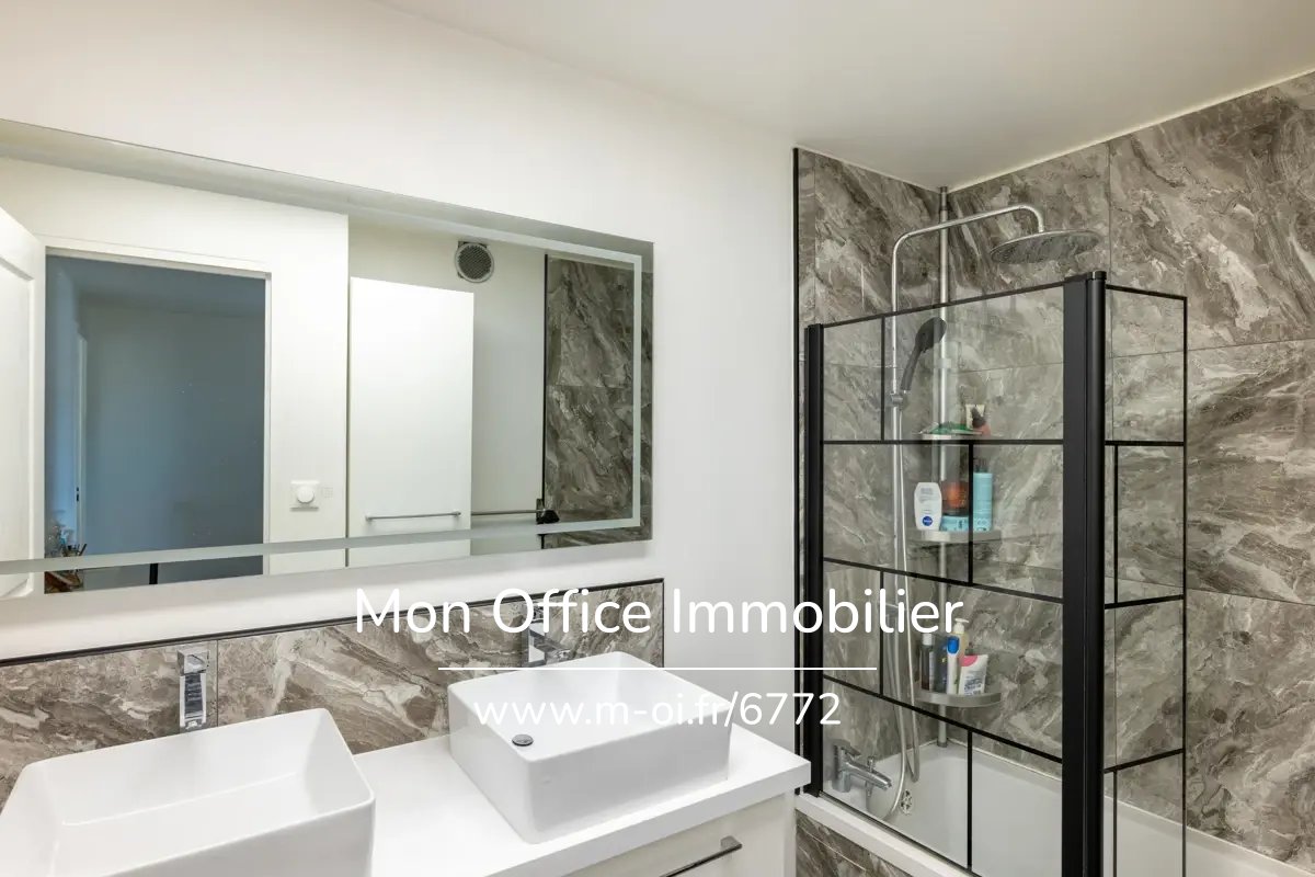 Maison 11 pièces de 350m2 sur 3000m2 de terrain à Mimet — 29