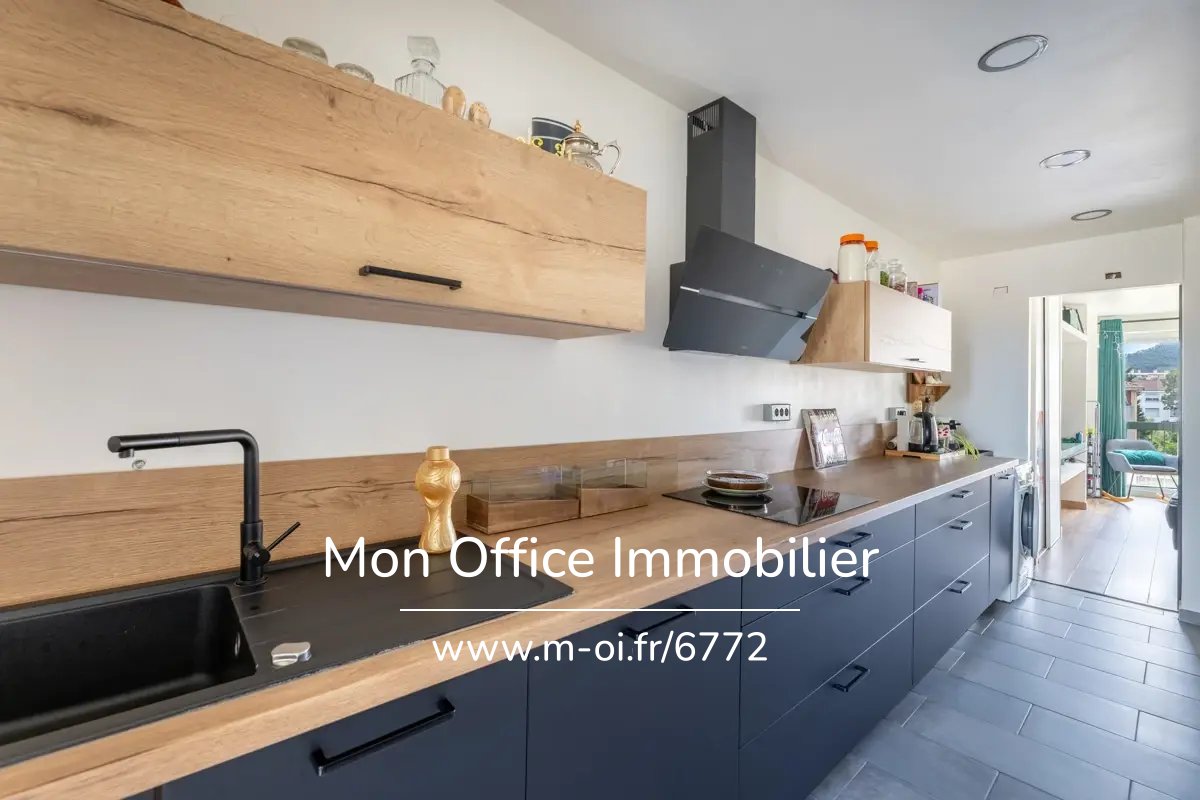 Maison 11 pièces de 350m2 sur 3000m2 de terrain à Mimet — 8