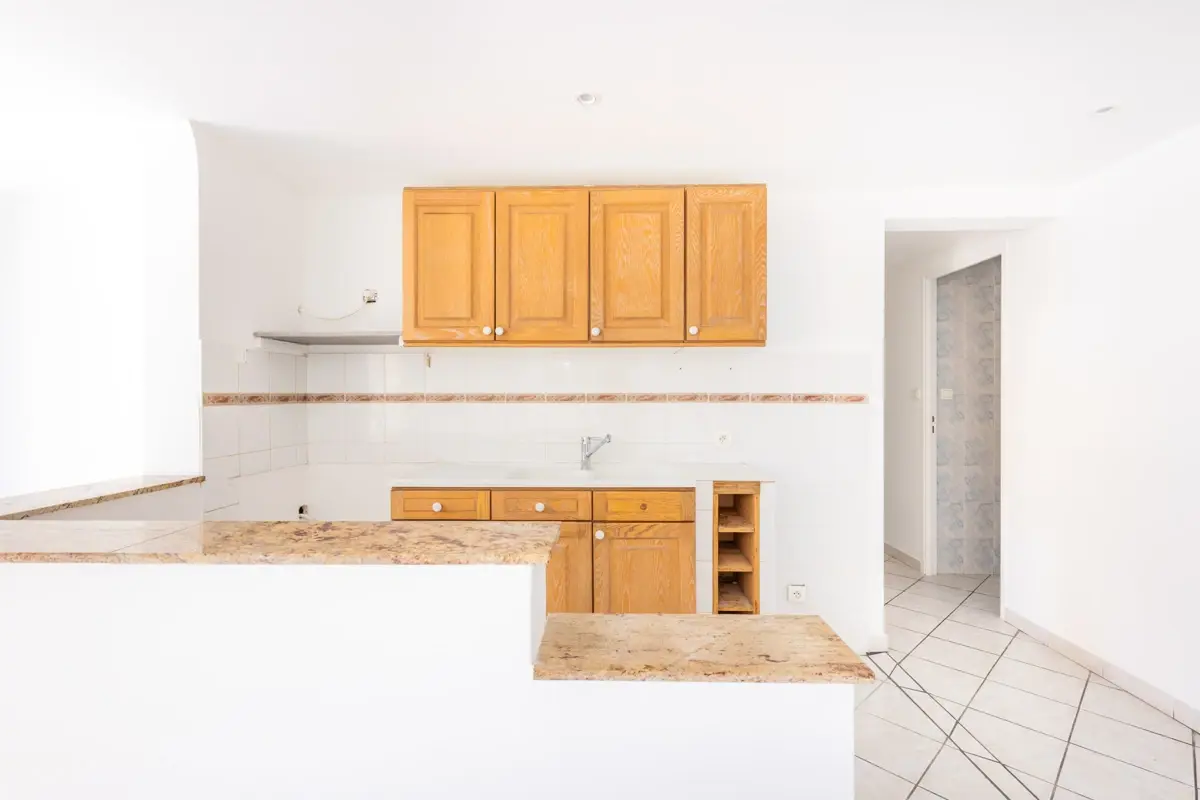 Photo 2 - Exclusivité appartement 3 pièces en Rez de jardin +2 places de parking privatives  à La Ciotat (13600) avec terrasse et jardin   
