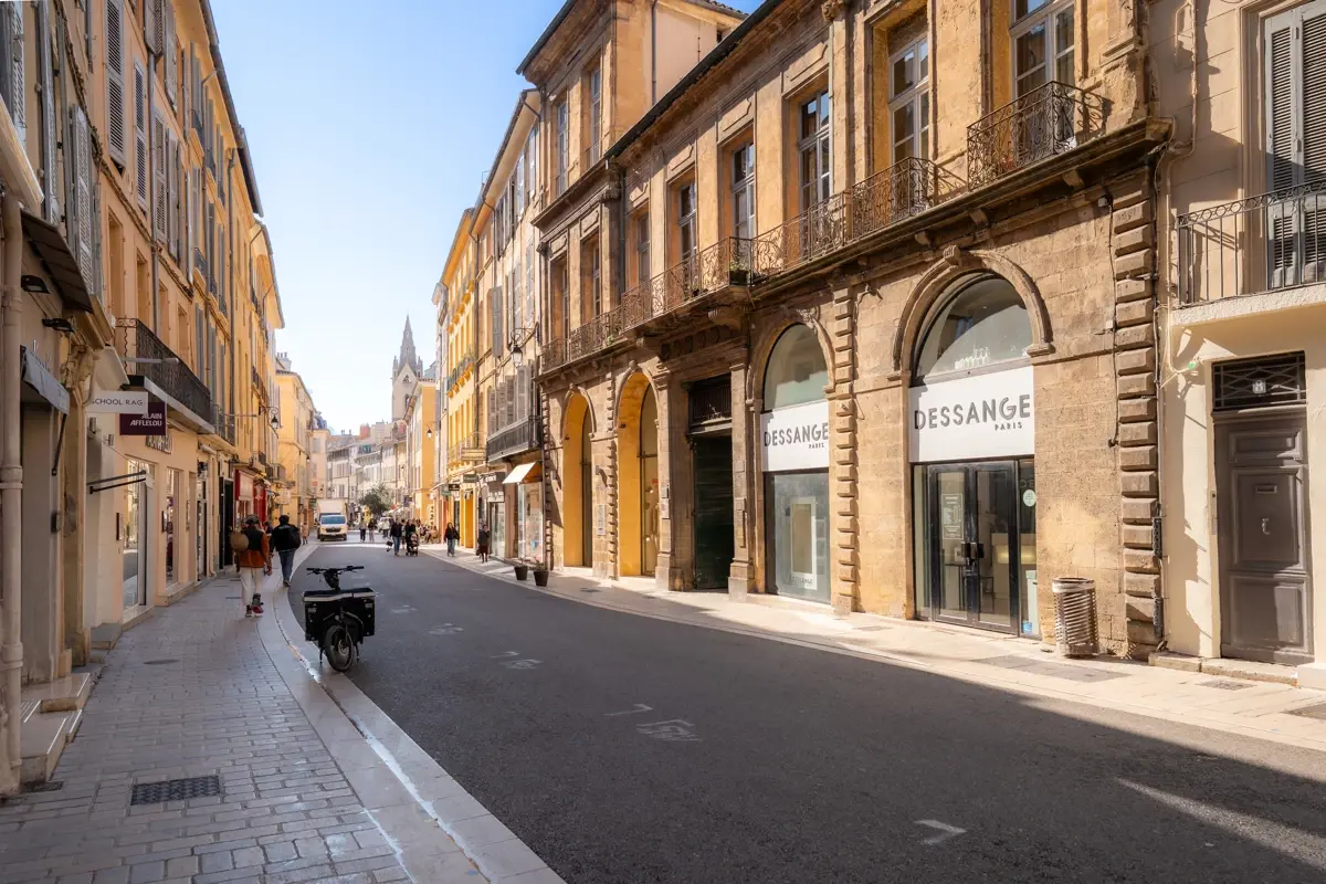 Photo 1 - Appartement T1  36 m² dans immeuble bourgeois, à deux pas du Palais de Justice