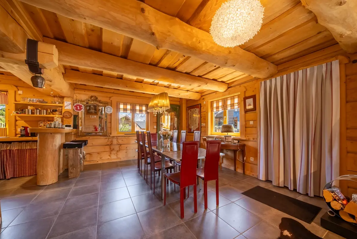 Photo 4 - Chalet de type 7 en madrier de 240m² sur une parcelle de 1500m² à La Joue du Loup