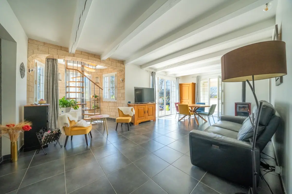 Photo 5 - Maison de plain-pied au calme absolu avec dépendance aménagée – fort potentiel d’évolution