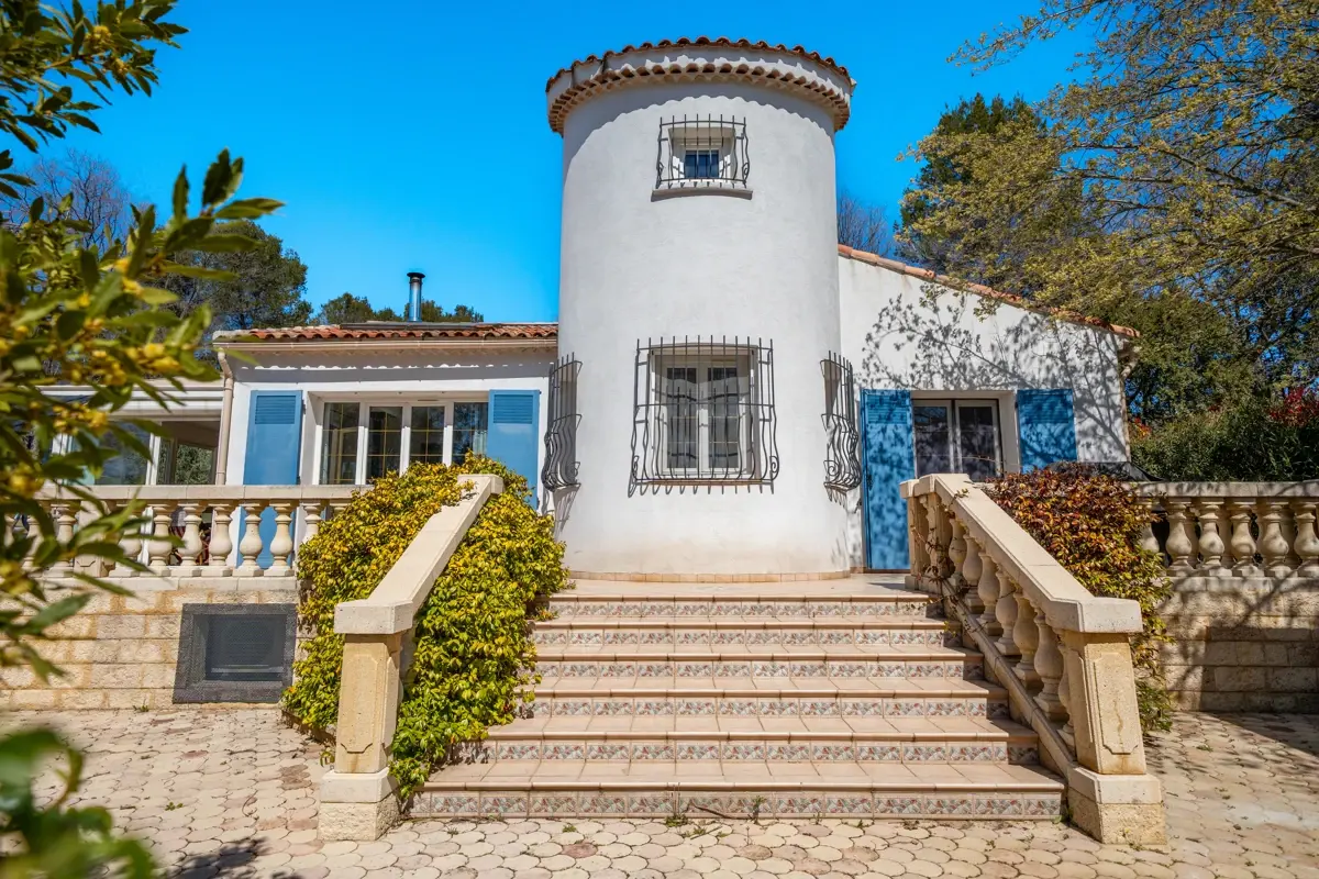 Photo 1 - Maison de plain-pied au calme absolu avec dépendance aménagée – fort potentiel d’évolution