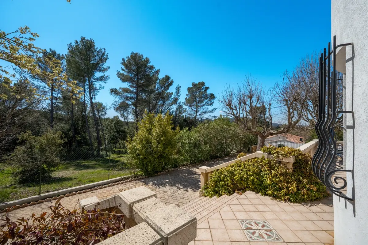 Photo 3 - Maison de plain-pied au calme absolu avec dépendance aménagée – fort potentiel d’évolution