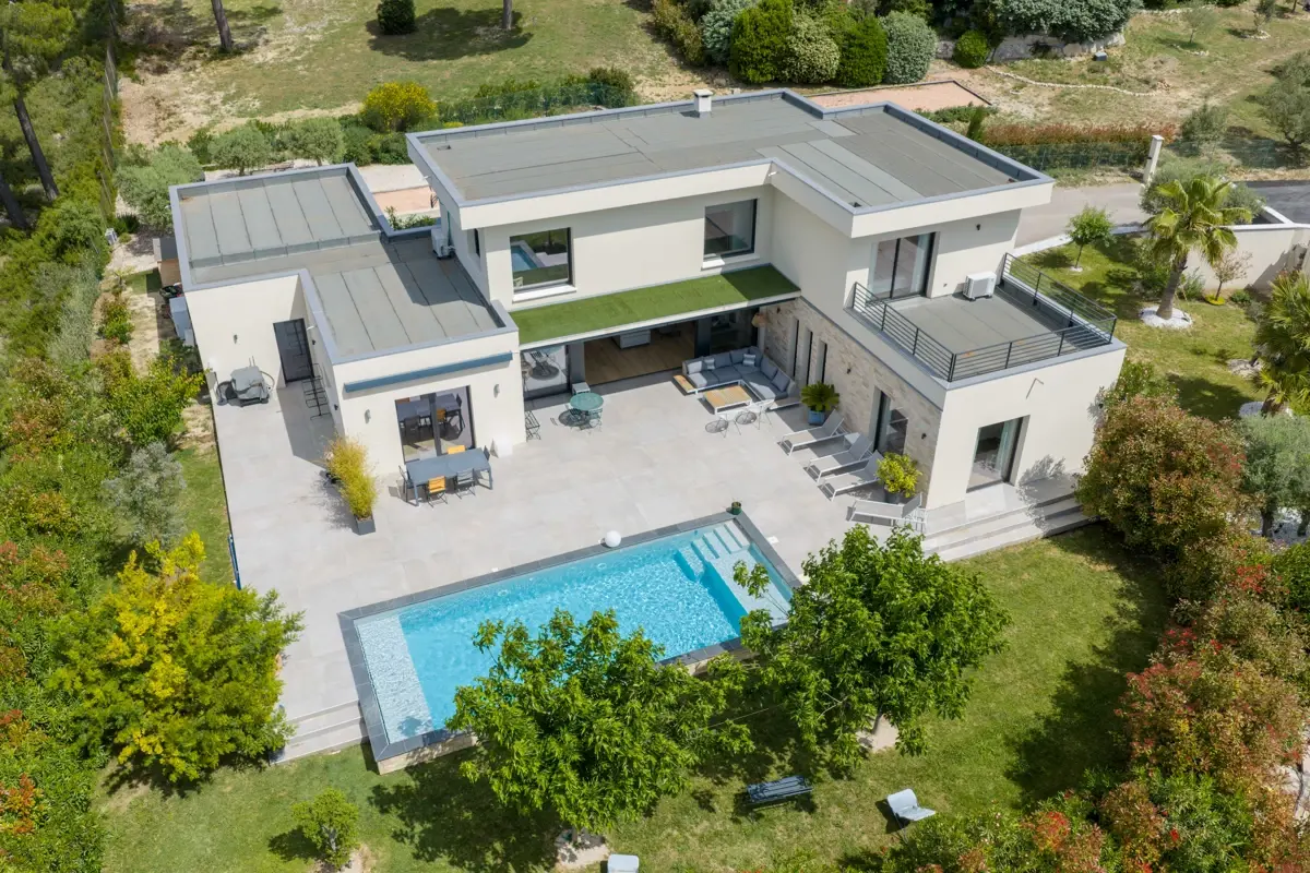Photo 1 - Maison contemporaine 201m² avec piscine - Ventabren