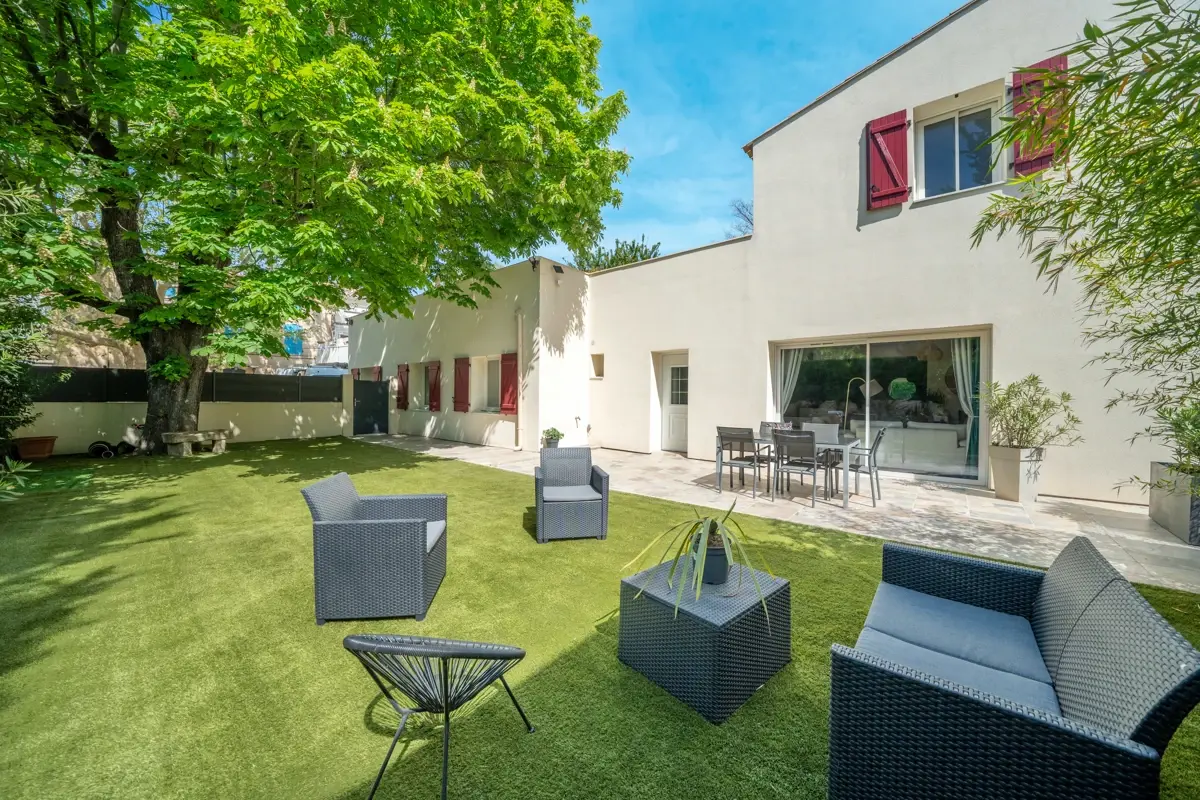 Photo 2 - Bien rare à en plein cœur du village