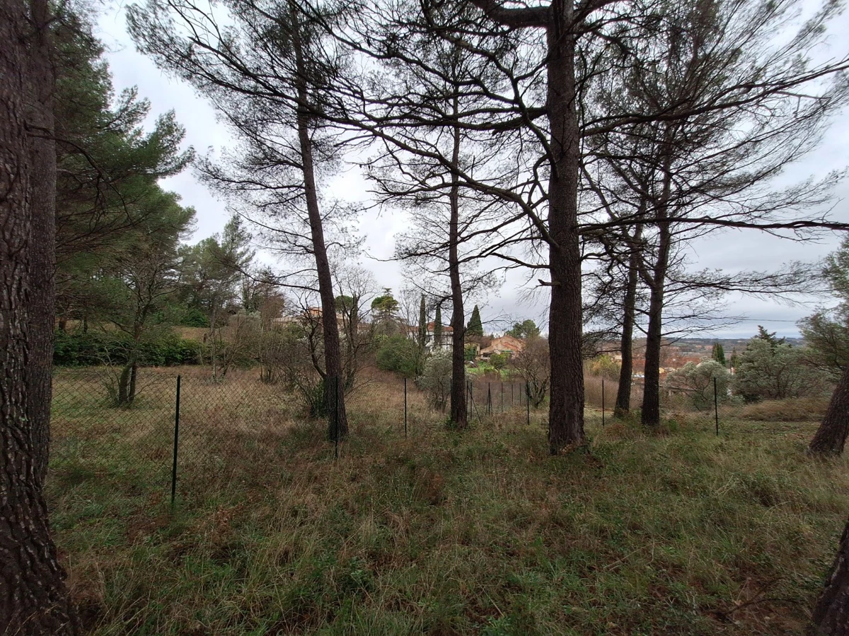 Photo 2 - Terrain à bâtir de 1060 m2 piscinable, calme et sécurisé , permis purgé pour maison de 144 m2