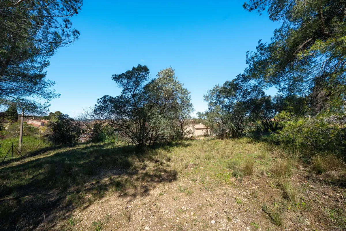 Photo 1 - Terrain à bâtir de 1060 m2 piscinable, calme et sécurisé , permis purgé pour maison de 144 m2