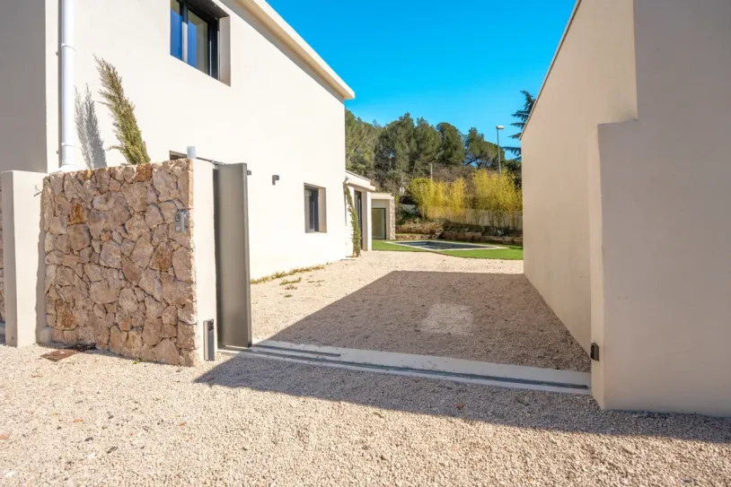 Maison familiale à rafraichir - Piscine - Venelles — 17