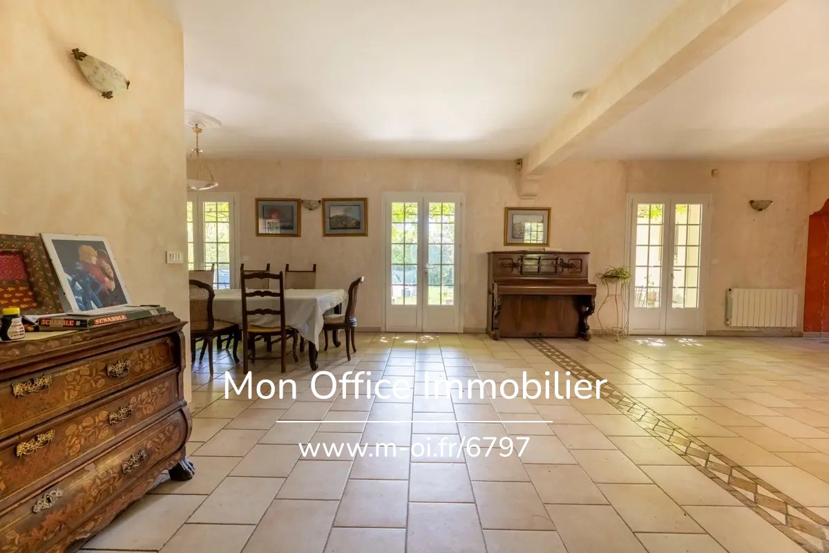 Maison familiale à rafraichir - Piscine - Venelles — 28
