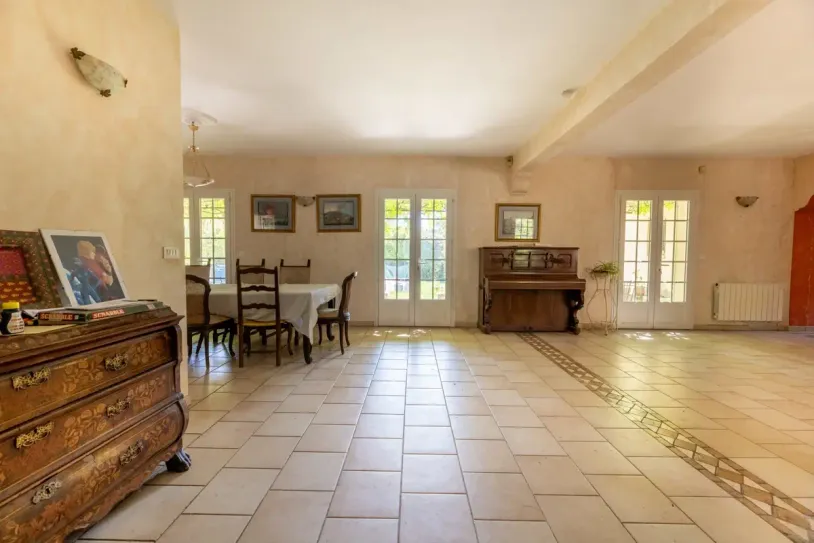 Maison familiale à rafraichir - Piscine - Venelles — 26