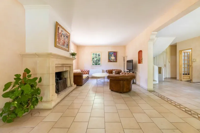 Maison familiale à rafraichir - Piscine - Venelles — 23