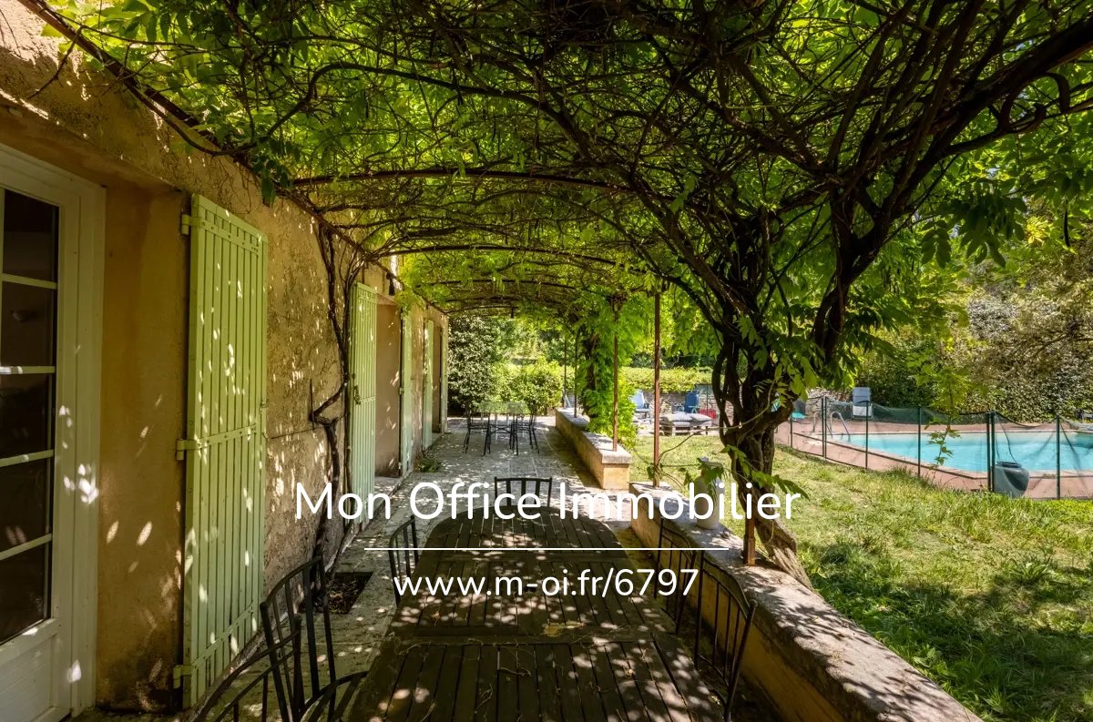 Maison familiale à rafraichir - Piscine - Venelles — 13