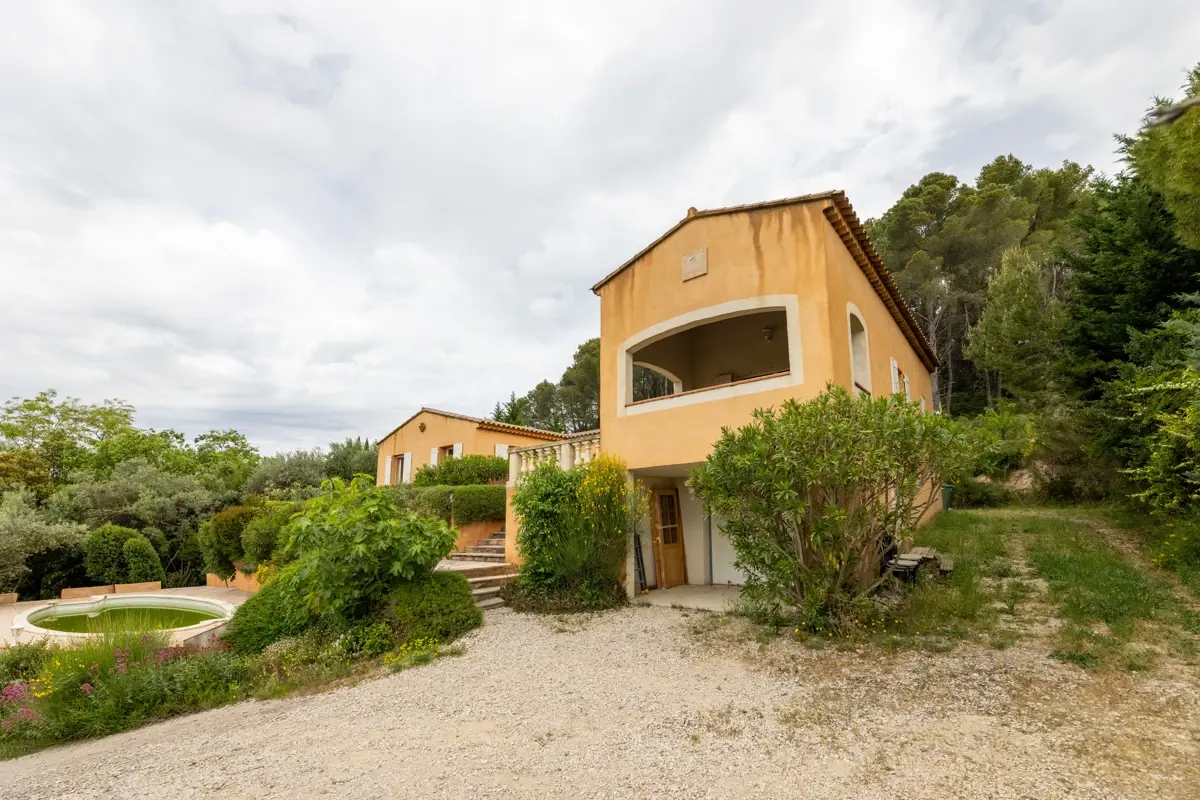 Photo 2 - Maison familiale en impasse à Cadenet (84160):  VUE DOMINANTE ET DEGAGEE -3 chambres - garage- cave- piscine
