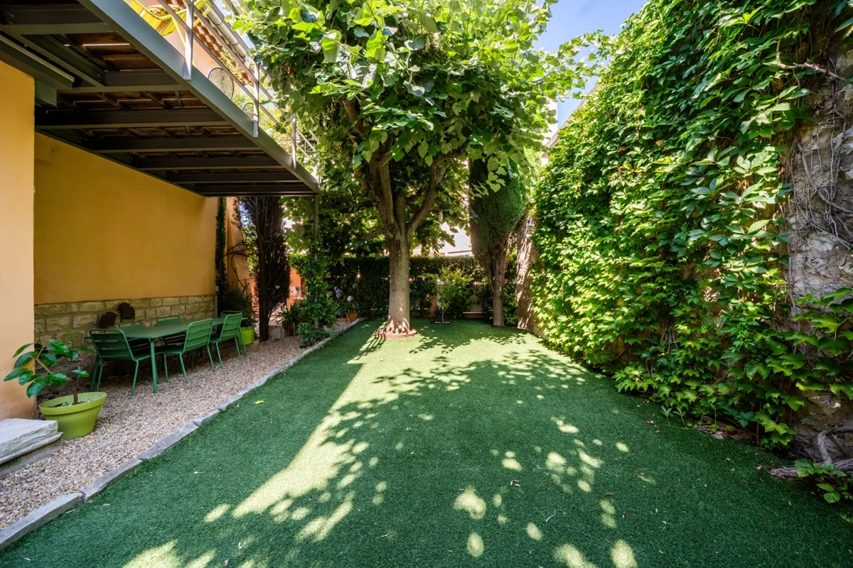 Photo 3 - Maison de ville avec jardin arboré et piscine au cœur d’Aix-en-Provence ! 