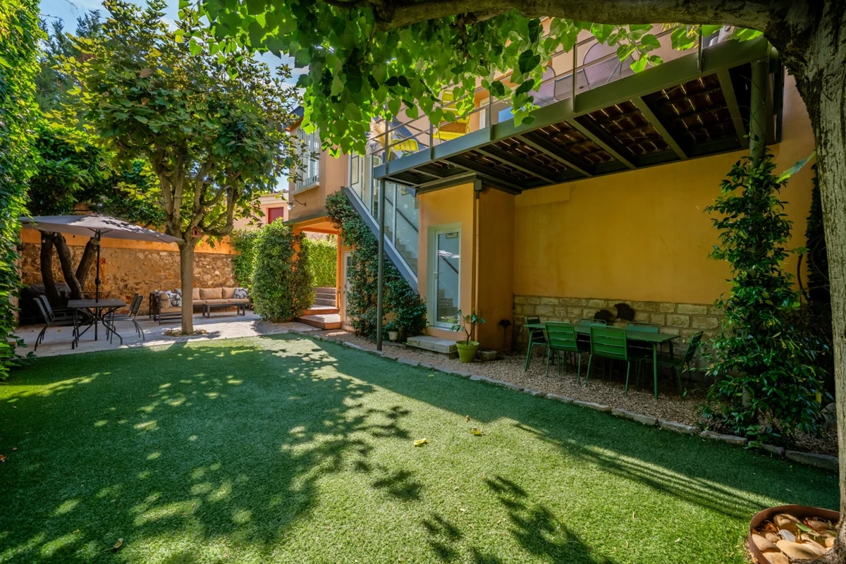 Photo 2 - Maison de ville avec jardin arboré et piscine au cœur d’Aix-en-Provence ! 