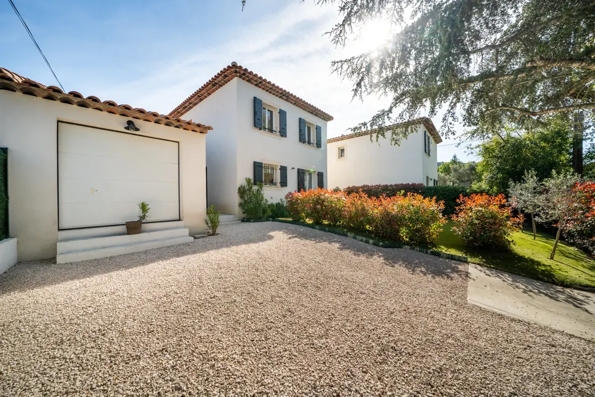 Photo 2 - Maison moderne 5 pièces - Luynes 