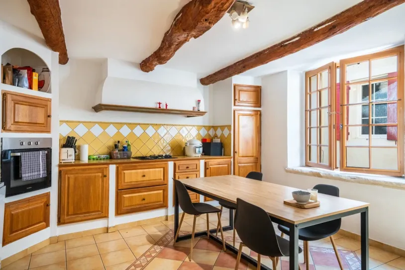 Maison de village de charme de 110 m2 – Centre historique de Lambesc – Espace indépendant — 25