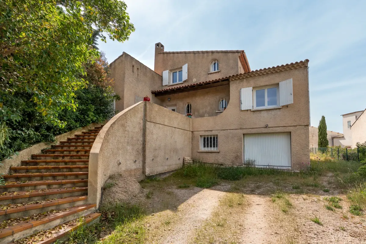 Photo 1 - Maison 5 pieces avec un grand garage