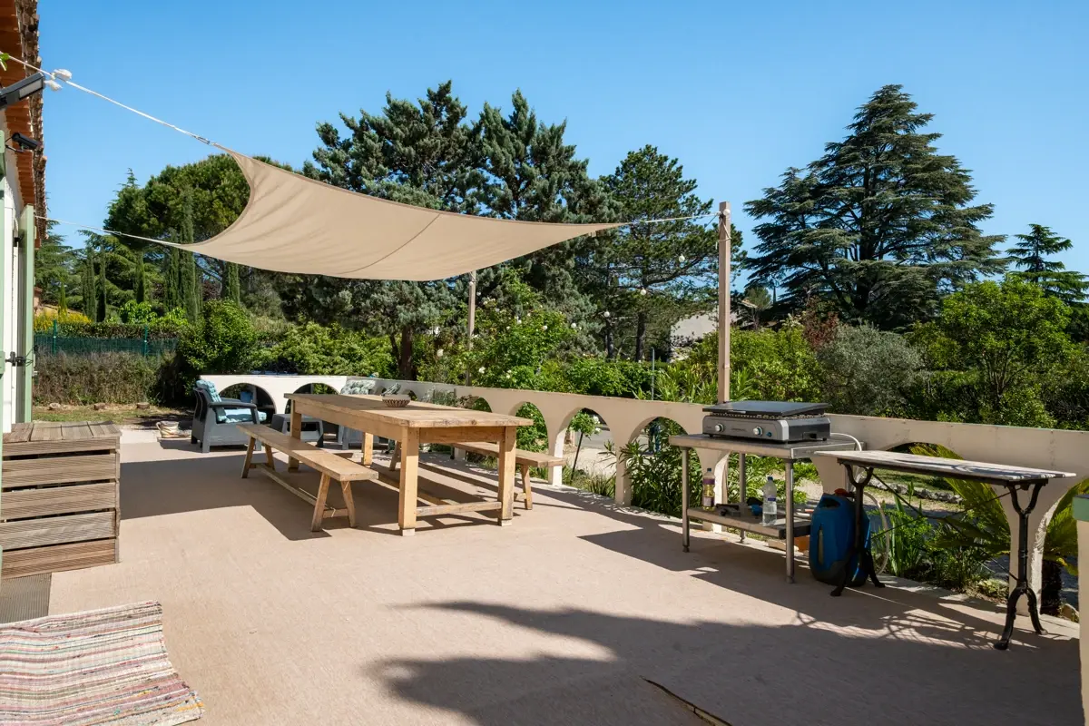 Photo 5 - Maison 8 pièces.