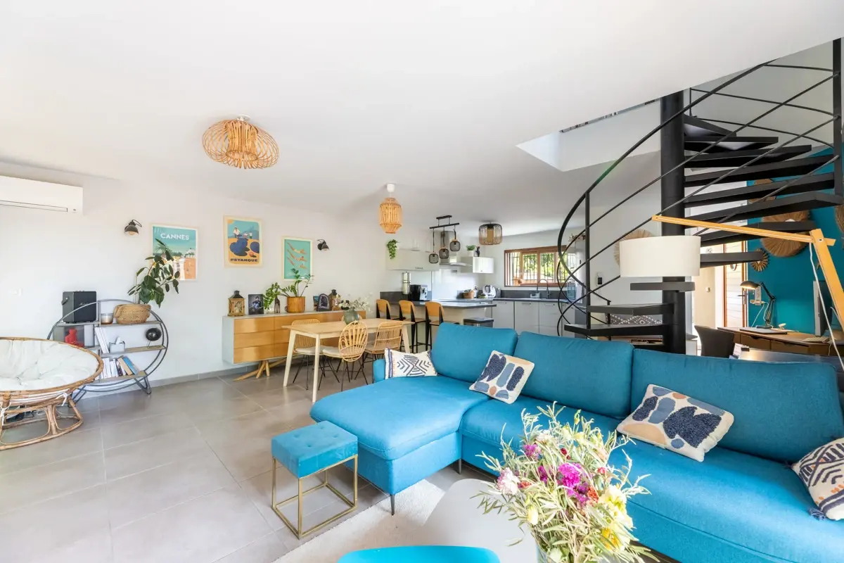 Photo 4 - Saint-Cannat – Maison récente de 5 pièces avec jardin, piscine, garage + 3 places de stationnement privatives