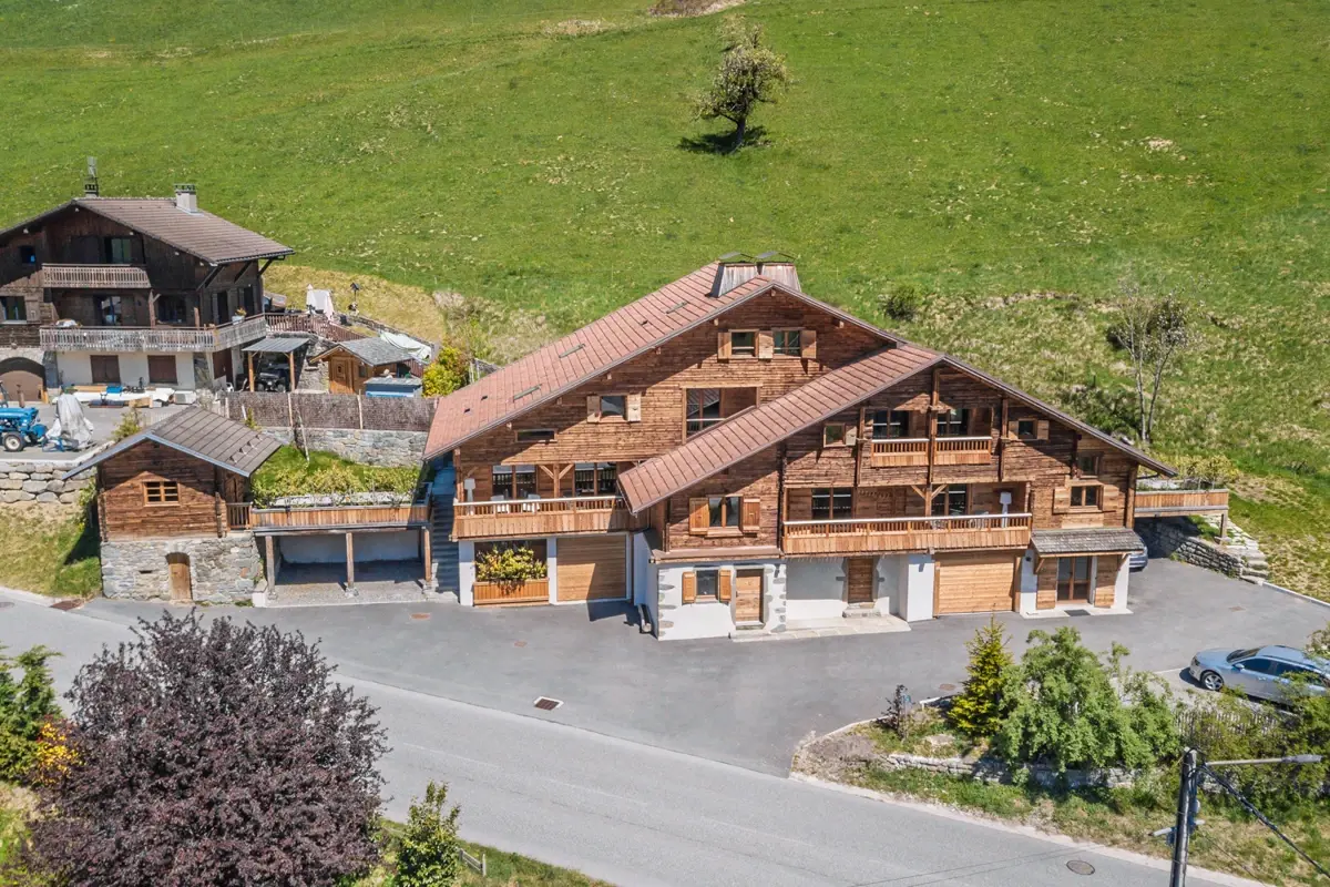 Photo 1 - Ensemble de 2 chalets neufs - DPE A et B - TVA récupérable - Frais de notaire à 2,5% - Mobilier inclus