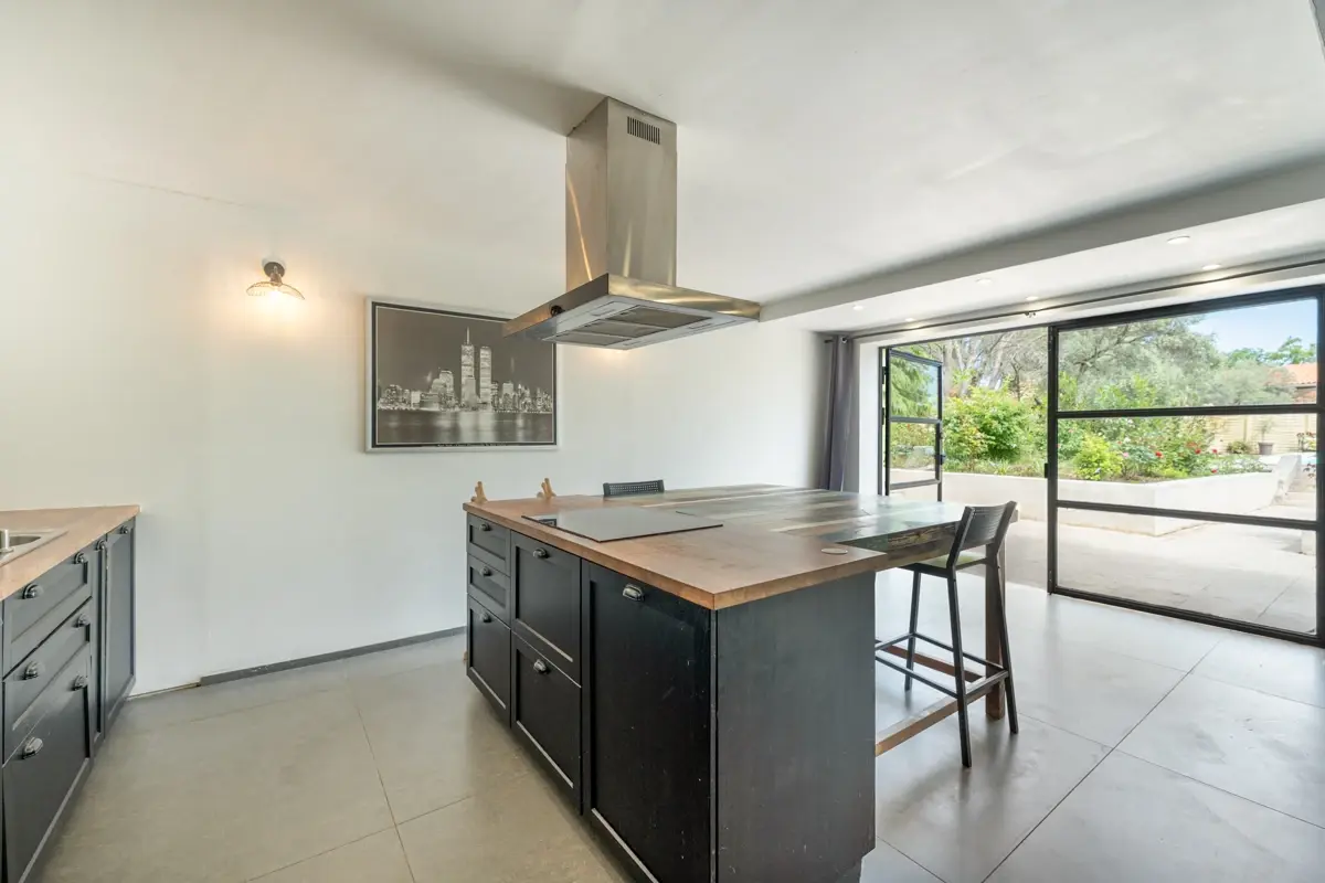 Photo 5 - Maison 11 pièces de 350m2 sur 3000m2 de terrain à Mimet 