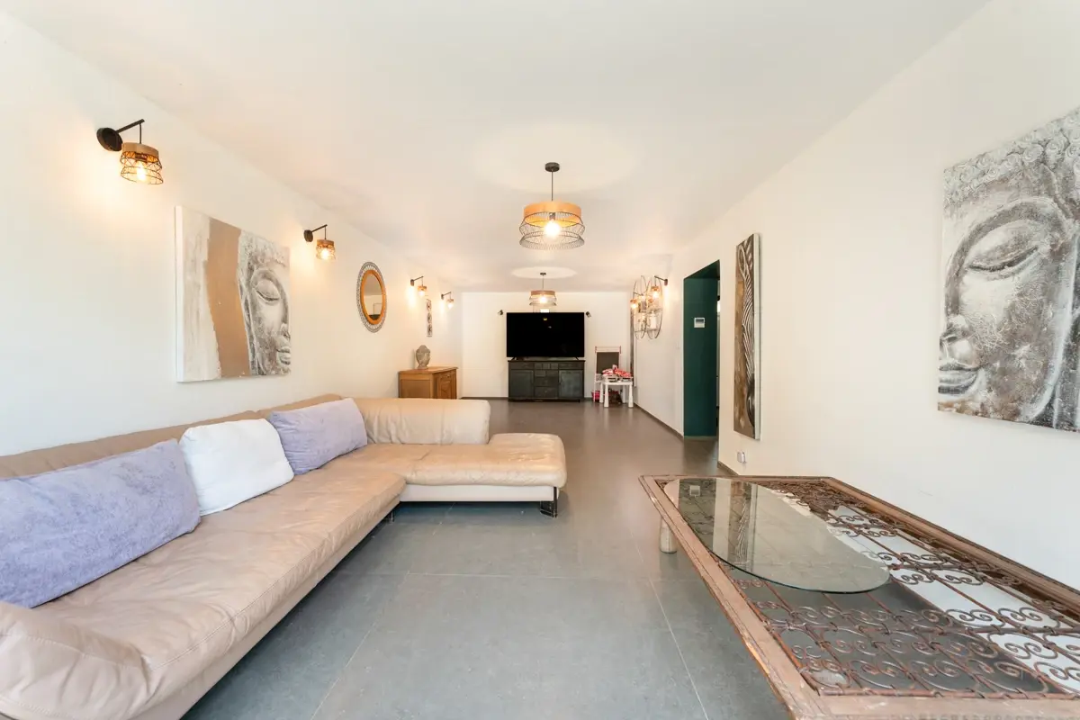 Photo 3 - Maison 11 pièces de 350m2 sur 3000m2 de terrain à Mimet 