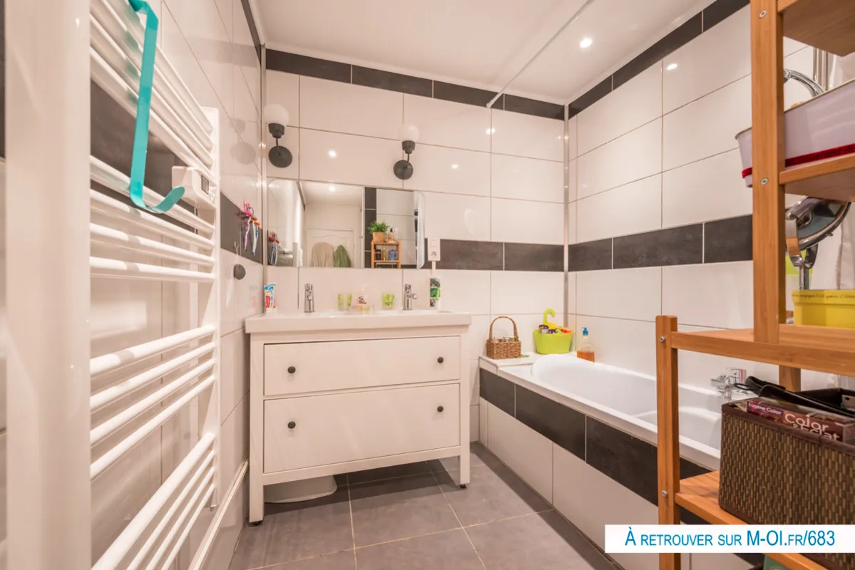 Photo 5 - SOUS COMPROMIS - EXCLUSIVITE -13300 - Salon-de-Provence - MICHELET - Appartement rez-de-villa T4 de 90M2 rénové avec Belles prestations- Jardin - Piscine - Parking