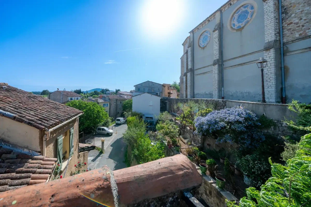 Photo 2 - Maison de village au calme absolu/ cœur du village de Rians (83560): à remettre au goût du jour- fort potentiel