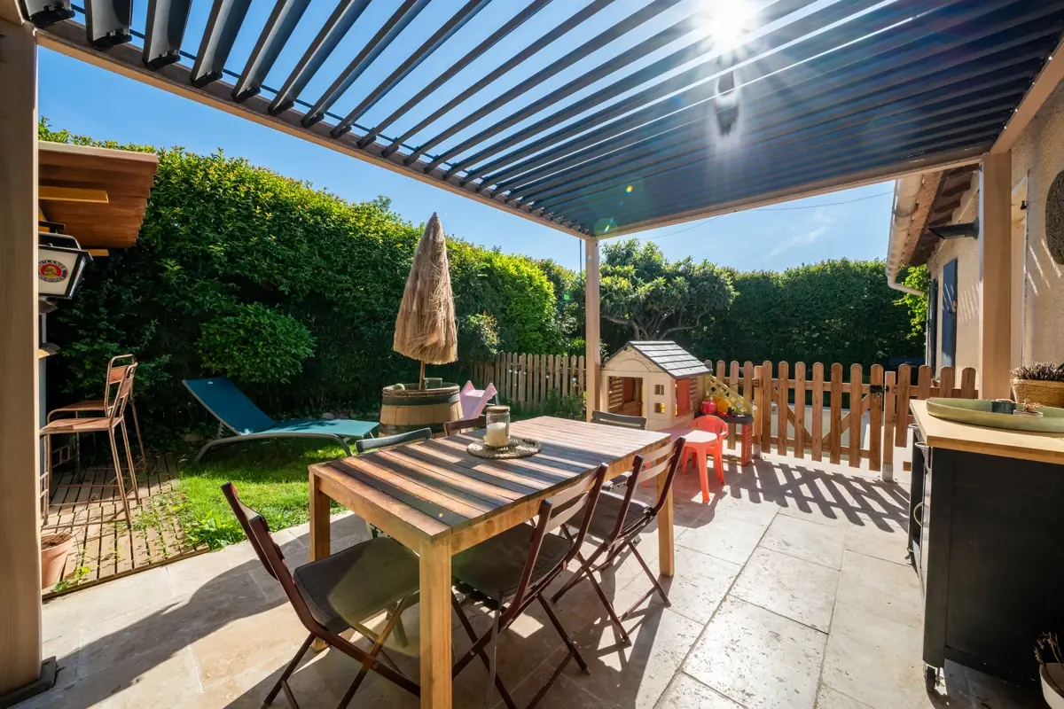 Photo 4 - Maison 5 pièces avec  piscine, jacuzzi et garage 