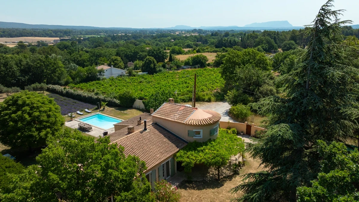 Photo 2 - Superbe propriété provençale rénovée avec vue panoramique sur la Sainte-Victoire