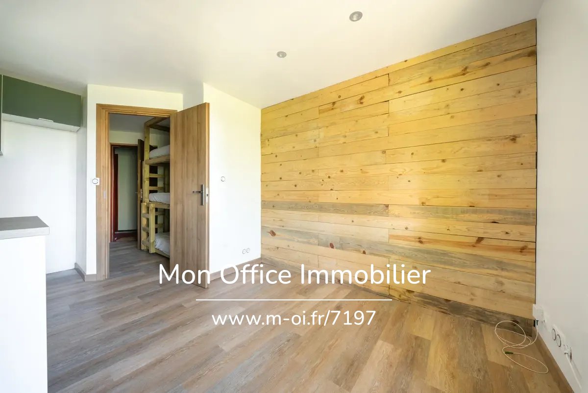 Une villa de plain-pied style mas provençal de 172 m² sur une parc plat de 5 000 m² avec piscine. — 7