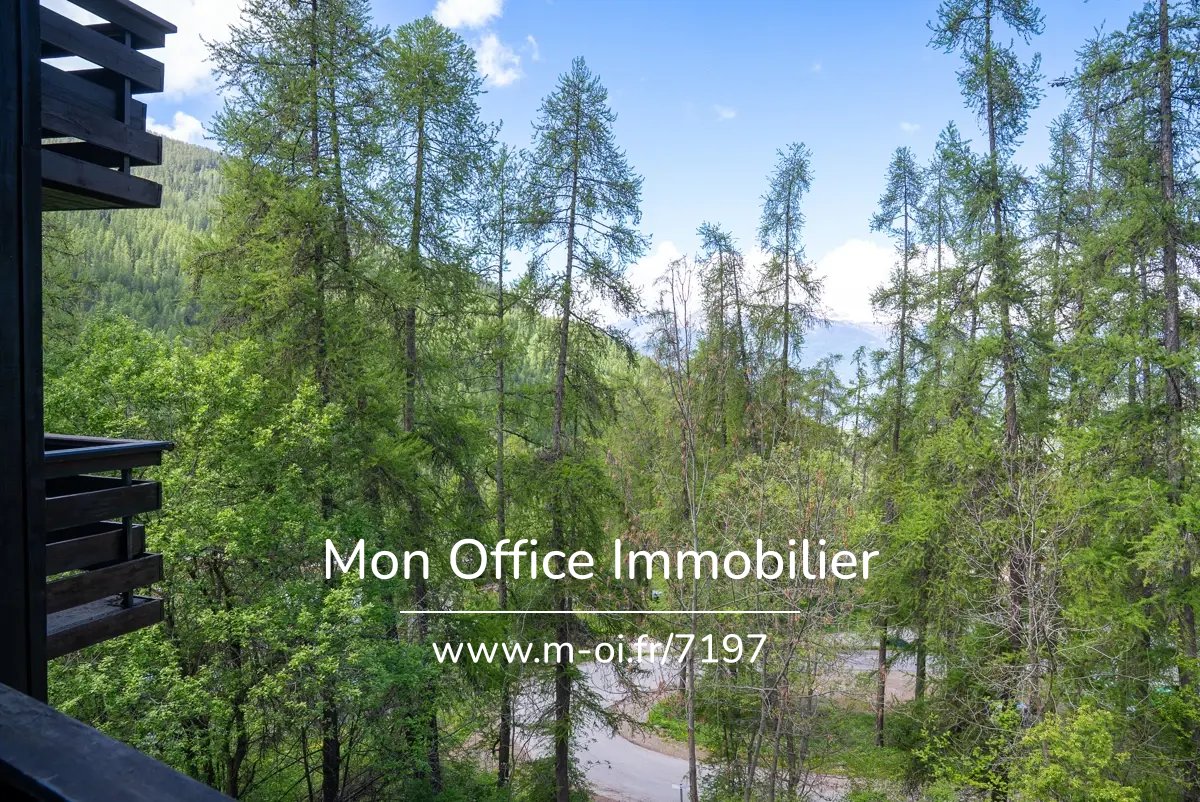 Une villa de plain-pied style mas provençal de 172 m² sur une parc plat de 5 000 m² avec piscine. — 25