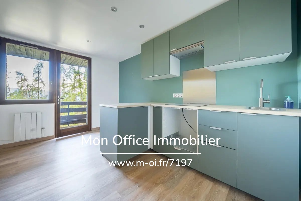Une villa de plain-pied style mas provençal de 172 m² sur une parc plat de 5 000 m² avec piscine. — 4