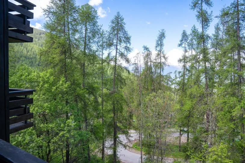 Une villa de plain-pied style mas provençal de 172 m² sur une parc plat de 5 000 m² avec piscine. — 23