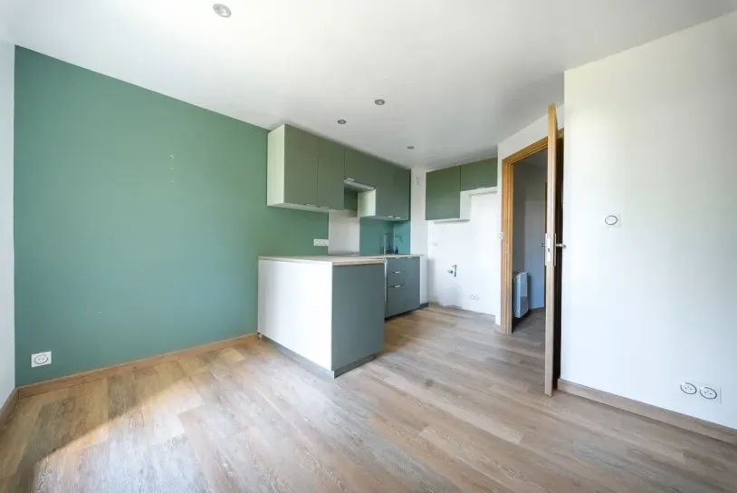 Une villa de plain-pied style mas provençal de 172 m² sur une parc plat de 5 000 m² avec piscine. — 8
