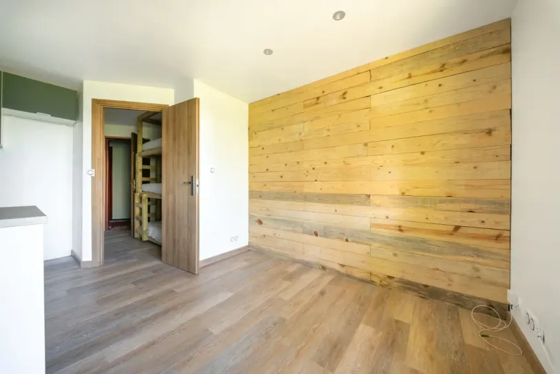 Une villa de plain-pied style mas provençal de 172 m² sur une parc plat de 5 000 m² avec piscine. — 5