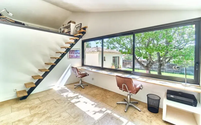 Maison avec dépendance - Parc arboré piscine garage - Proche Aix au PUY STE REPARADE — 17
