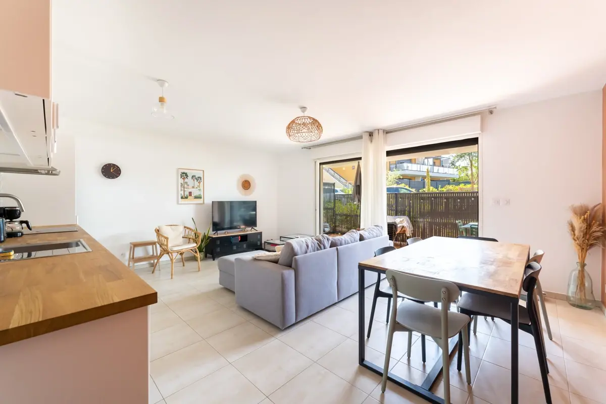 Photo 2 - Appartement 3 pièces avec terrasses et stationnements