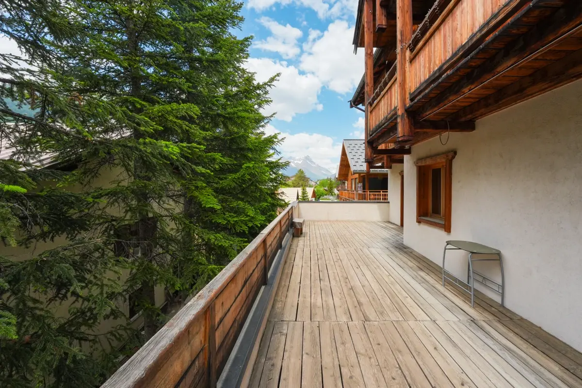 Photo 2 - Chalet Haut de Gamme de 350m² avec piscine et garage XXL