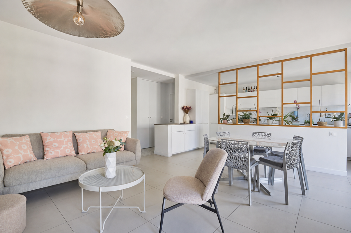 Photo 2 - ST Jérome - Appartement 4 pièces Rénové de 96 m2 - Ascenseur - Balcon - Stationnement privé - Résidence Sécurisée 