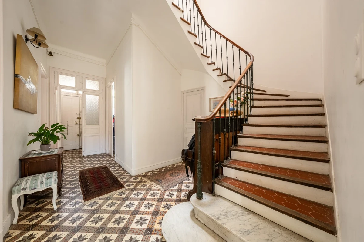 Photo 2 - Maison 9 pièce(s) à Salon-de-Provence (13300)