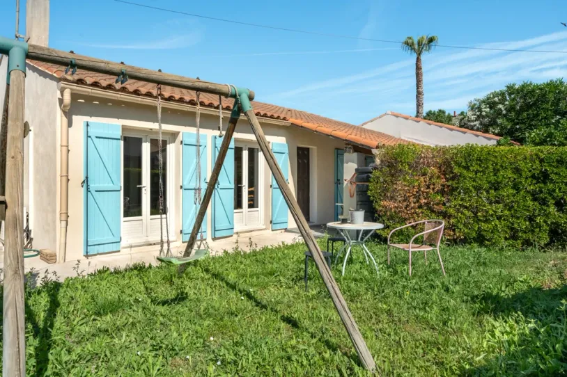 Maison 4 pièces + studio + garage — 2