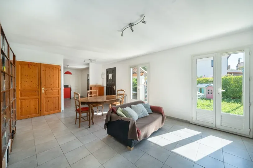 Maison 4 pièces + studio + garage — 14