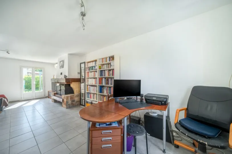 Maison 4 pièces + studio + garage — 17