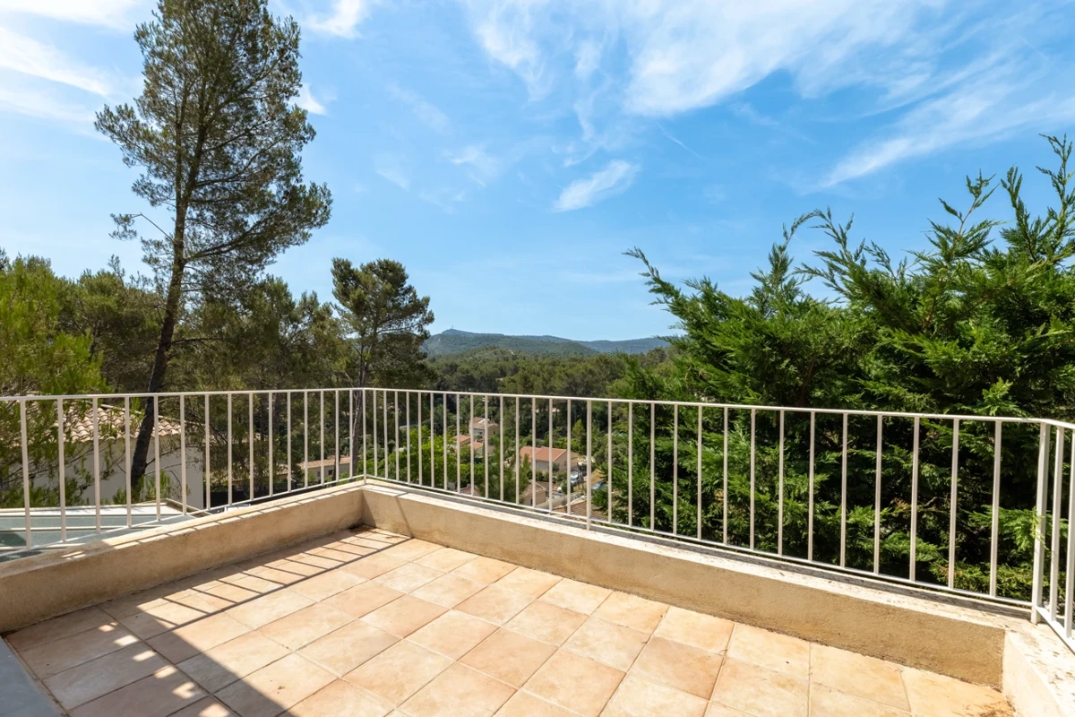 Photo 2 - Maison 6 pièces - 210m2 - Piscine et vue dégagée sur les pins - Commerces à pied 