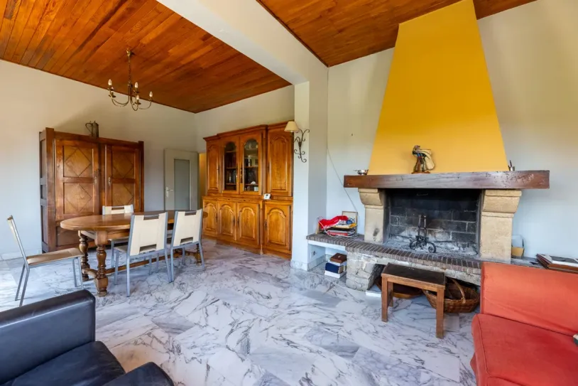 Maison aux volumes généreux - Piscine calme absolu - 13510 EGUILLES — 8