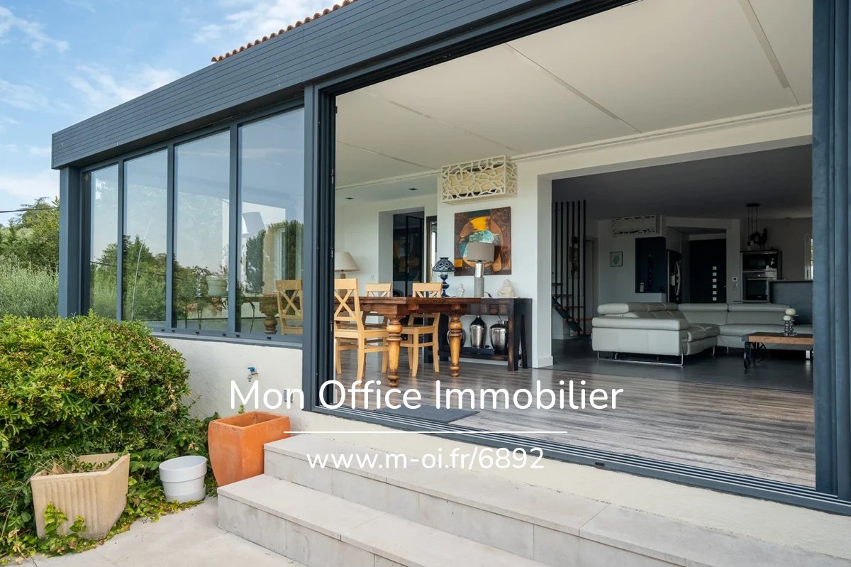 Maison aux volumes généreux - Piscine calme absolu - 13510 EGUILLES — 25