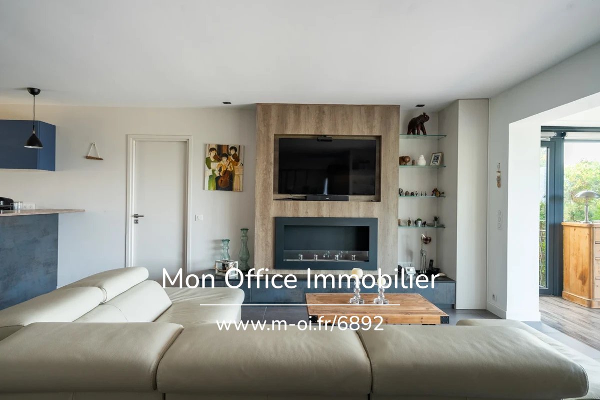 Maison aux volumes généreux - Piscine calme absolu - 13510 EGUILLES — 22